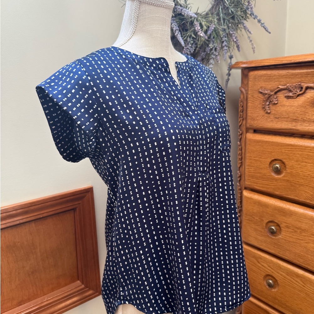 Liz Claiborne Navy Blue Patterned Blouse